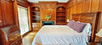 Stunning House with Private Pool and Hot Tub on Rural Estate