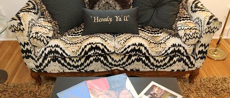 Smart TV, fireplace, books, music library