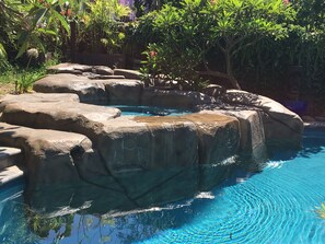 Outdoor pool - Polynesian Paradise in Pasadena (Pasadena)