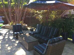 Terrace/patio - Polynesian Paradise in Pasadena  (Pasadena)