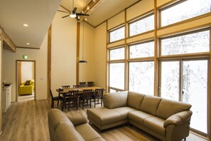 TV - NEW 4-bedroom Custom home in 2018- Serenity House...Next door to Harmo (niseko abuta)