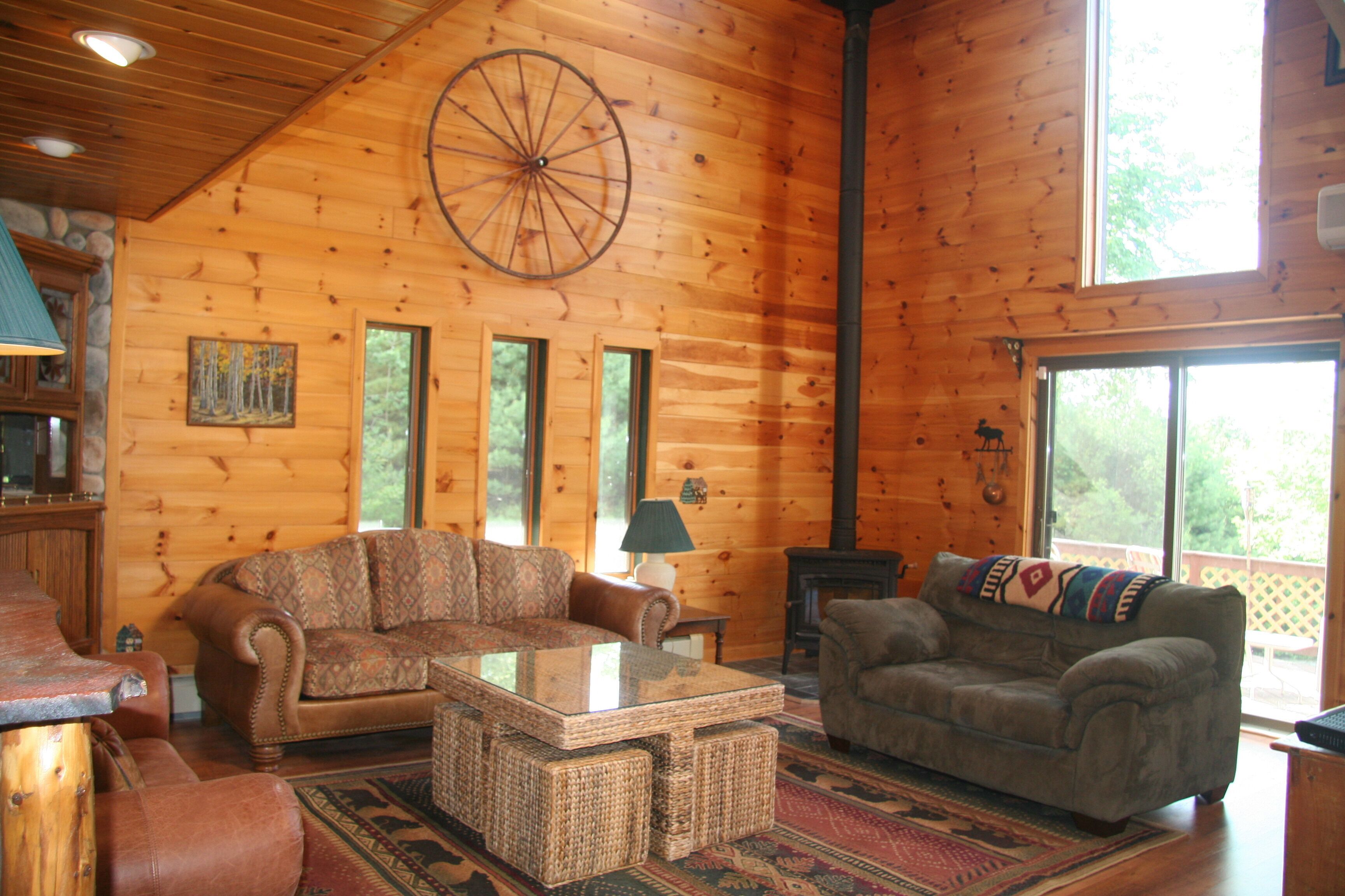 Sunny Adirondack Getaway, Mountain Views, Perfect for Families, Pet Friendly