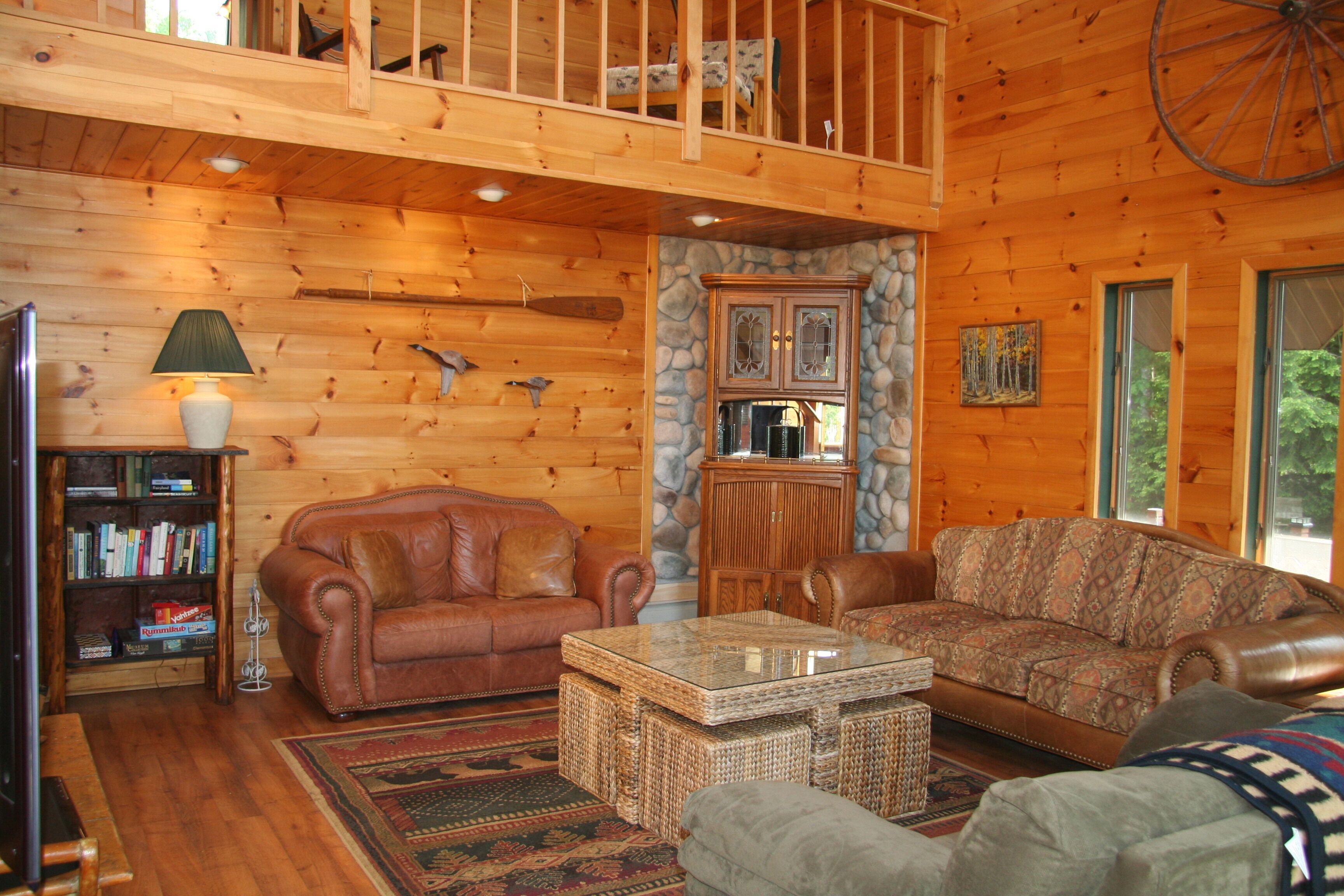 Sunny Adirondack Getaway, Mountain Views, Perfect for Families, Pet Friendly