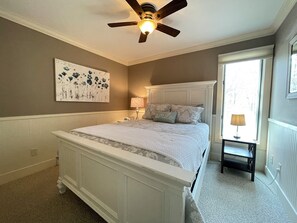 3 habitaciones, tabla de planchar con plancha, wifi y ropa de cama 