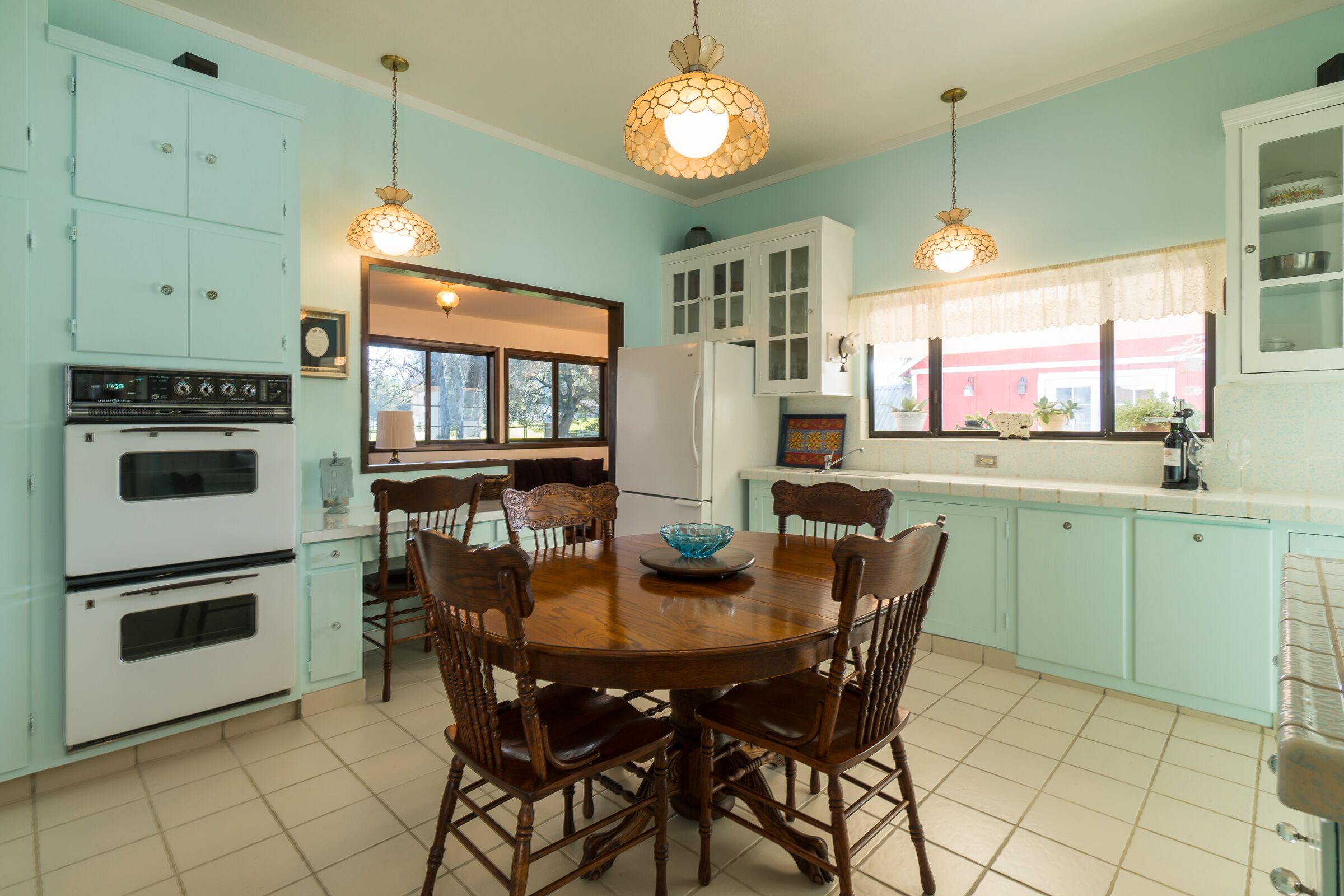  Tranquil Country Home - "The Queen". Perfect spot in Sonoma County. 