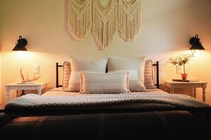 4 bedrooms, in-room safe, desk, iron/ironing board