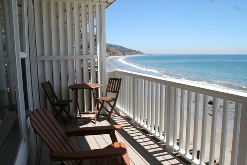 Charming Oceanfront Get-Away on Sandy Carbon Beach - Stingray