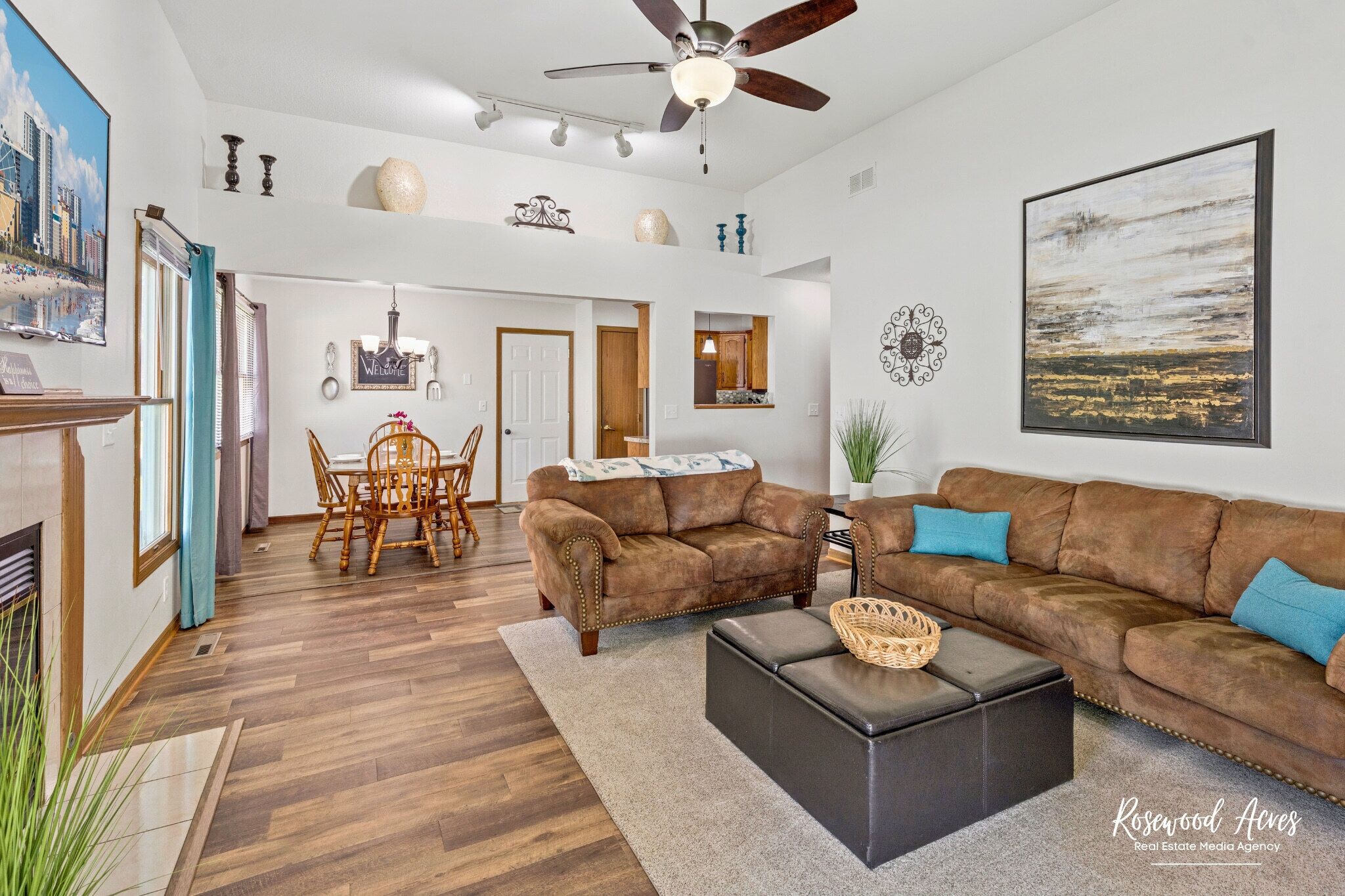 Smart TV, fireplace, DVD player