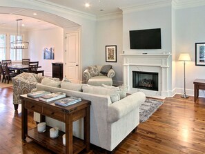 TV, fireplace
