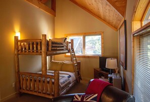 3 bedrooms, WiFi, bed sheets