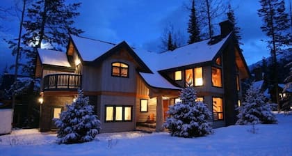 Kicking Horse Cabin Retreat