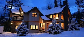 Kicking Horse Cabin Retreat