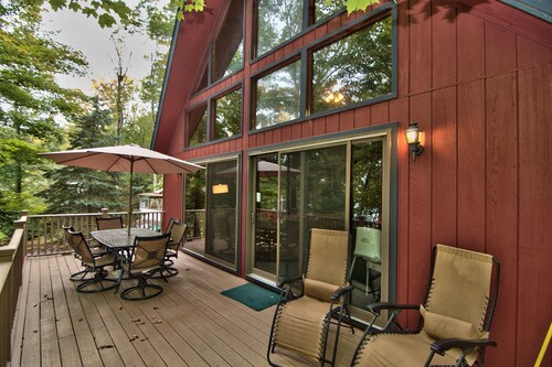  Lakefront on Wallenpaupack with Hot Tub - Pet Friendly