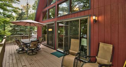 Lakefront on Wallenpaupack with Hot Tub - Pet Friendly