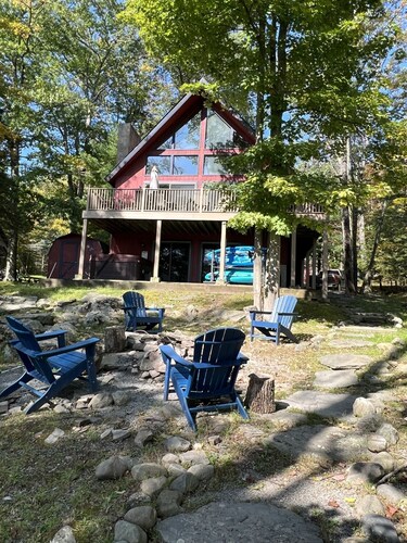  Lakefront on Wallenpaupack with Hot Tub - Pet Friendly