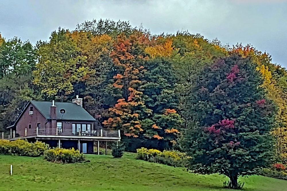 Chalet close to Ellicottville, NY with breathtaking views.