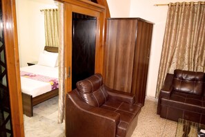 1 Schlafzimmer, Zimmersafe, BĂŒgeleisen/BĂŒgelbrett, WLAN