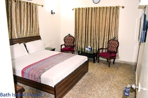 1 bedroom, in-room safe, iron/ironing board, WiFi