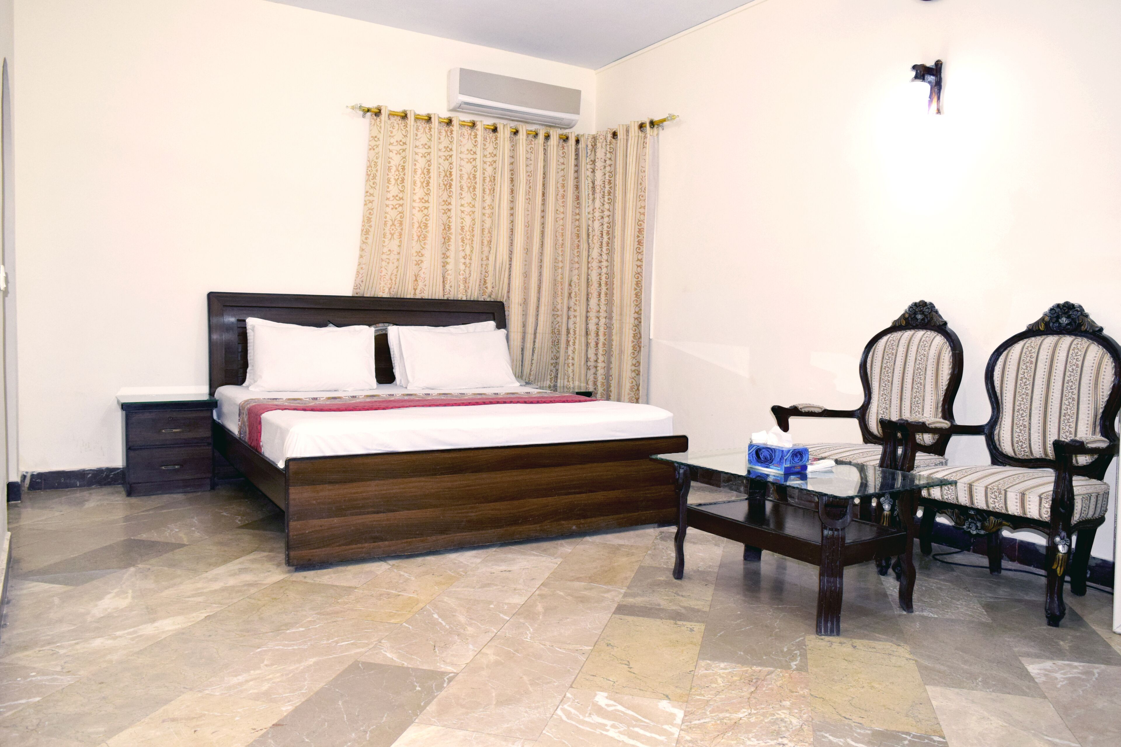 1 bedroom, in-room safe, iron/ironing board, WiFi