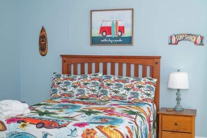 5 Schlafzimmer, Schreibtisch, Bügeleisen/Bügelbrett, Reisekinderbett