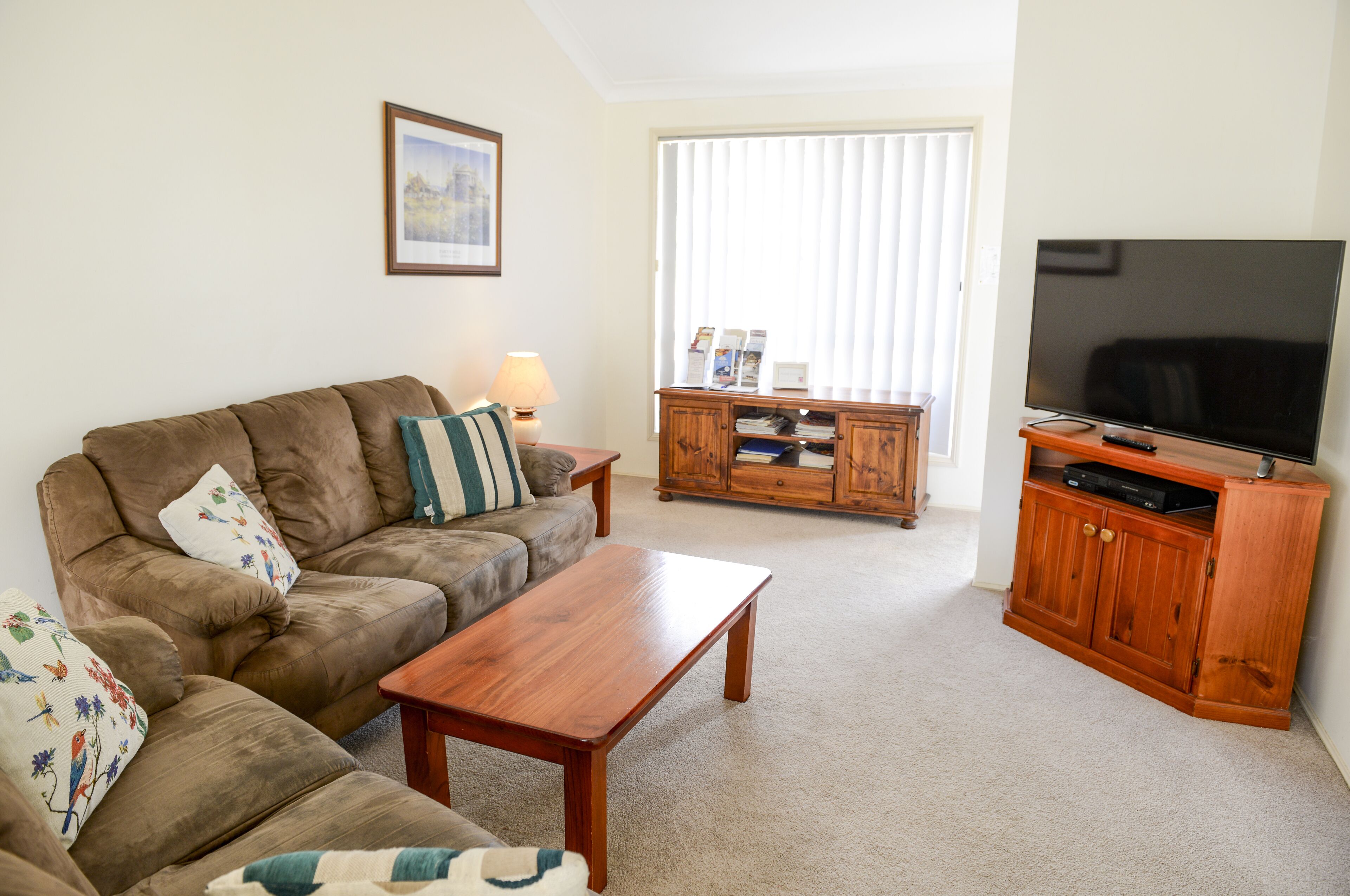 George St Cottage Berry in town free WIFI