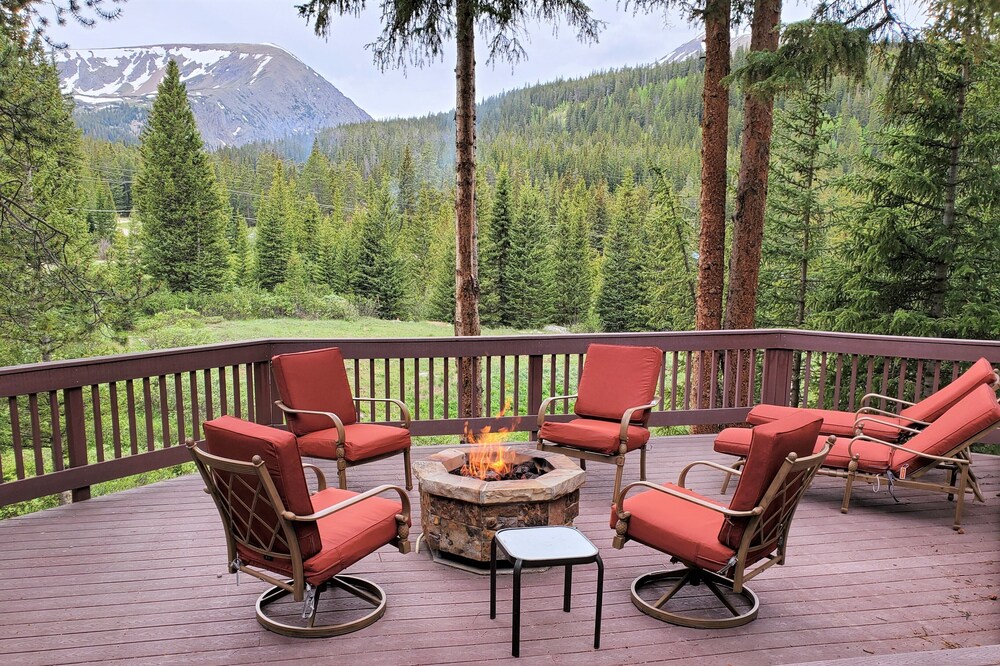 Enjoy The Illusion Of Seclusion! Amazing Deck View; Spacious and Pet-Friendly