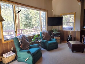 TV, fireplace, video games, DVD player -  The Hideout: 1-story King Beds, Huge Deck, Hot Tub, Cozy & Pet-Friendly (Breckenridge)