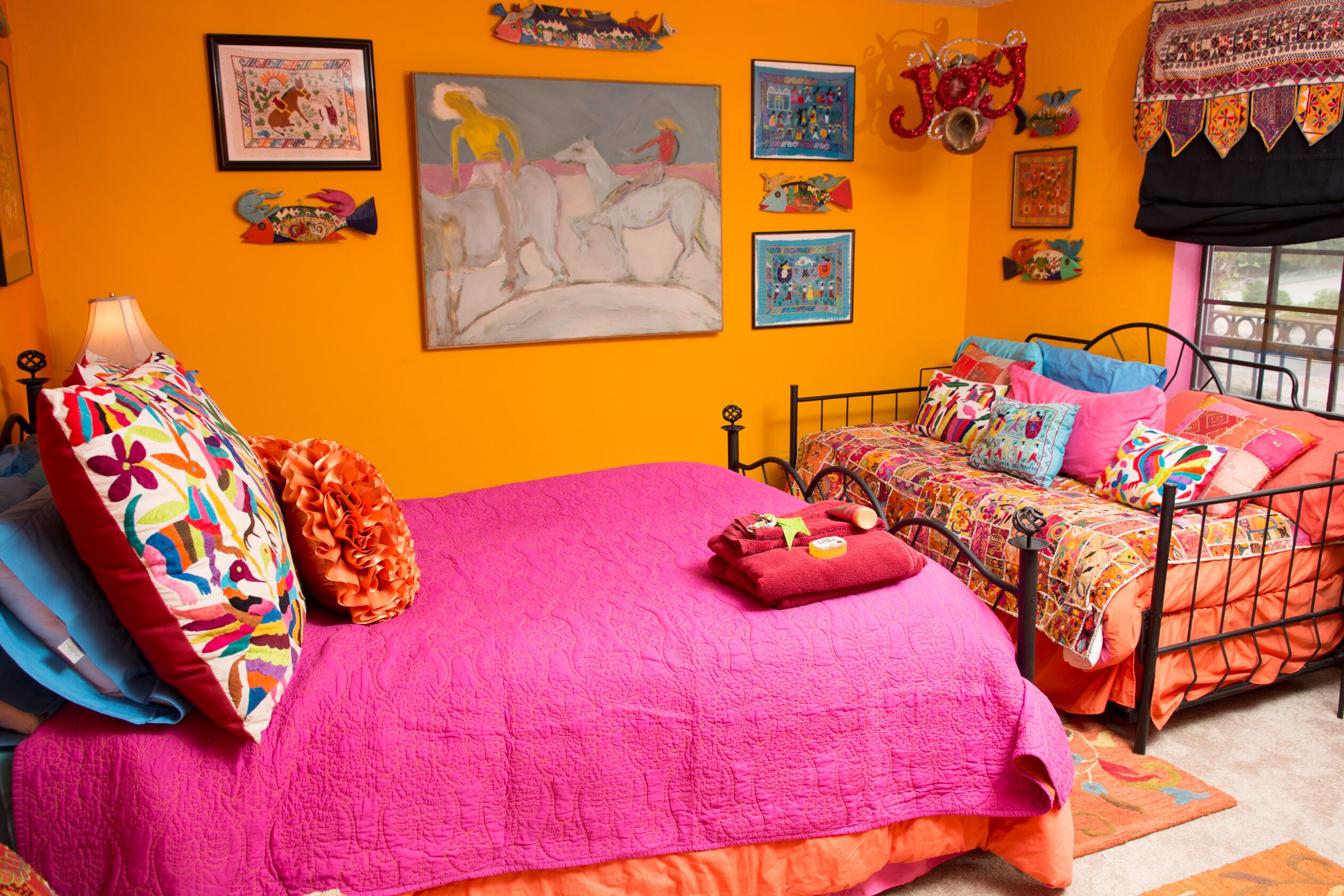 NE Heights Luxurious Retreat, Large Group Capacity 