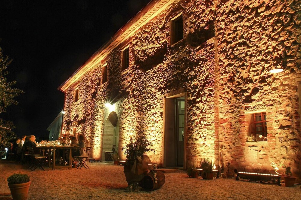 Beautiful Tuscan Villa, offering 360-degree views of Tuscany's rolling hills.
