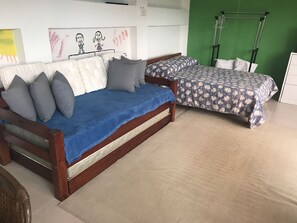 1 bedroom, WiFi - Studio apartment 150 meters from the beach. (Ubatuba)