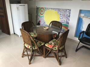 Dining - Kitnet 150 meters from the beach (Ubatuba)