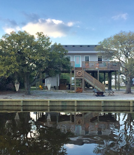 Carova Beach Canal Front Cottage   4x4 required Beach Parking Pass provided