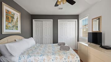 3 habitaciones, escritorio, tabla de planchar con plancha y wifi gratis