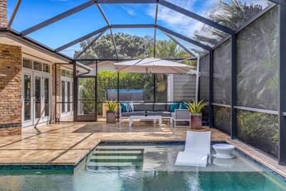 Gorgeous Sarasota Private Home with Heated Pool