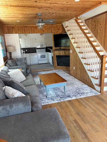 Last Minute Deal 7-6 7-12 Ocean Beach FI House Perfect distance to beach & town
