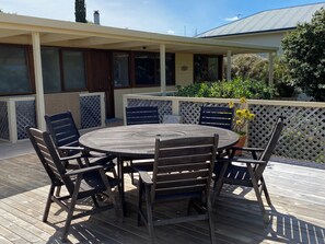 Outdoor dining - The Shelter bnb @ Robe SA (Robe)