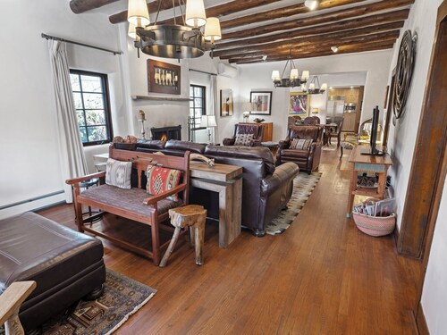 Casa Los Dos - 5 Beds blokki Canyon Rd!