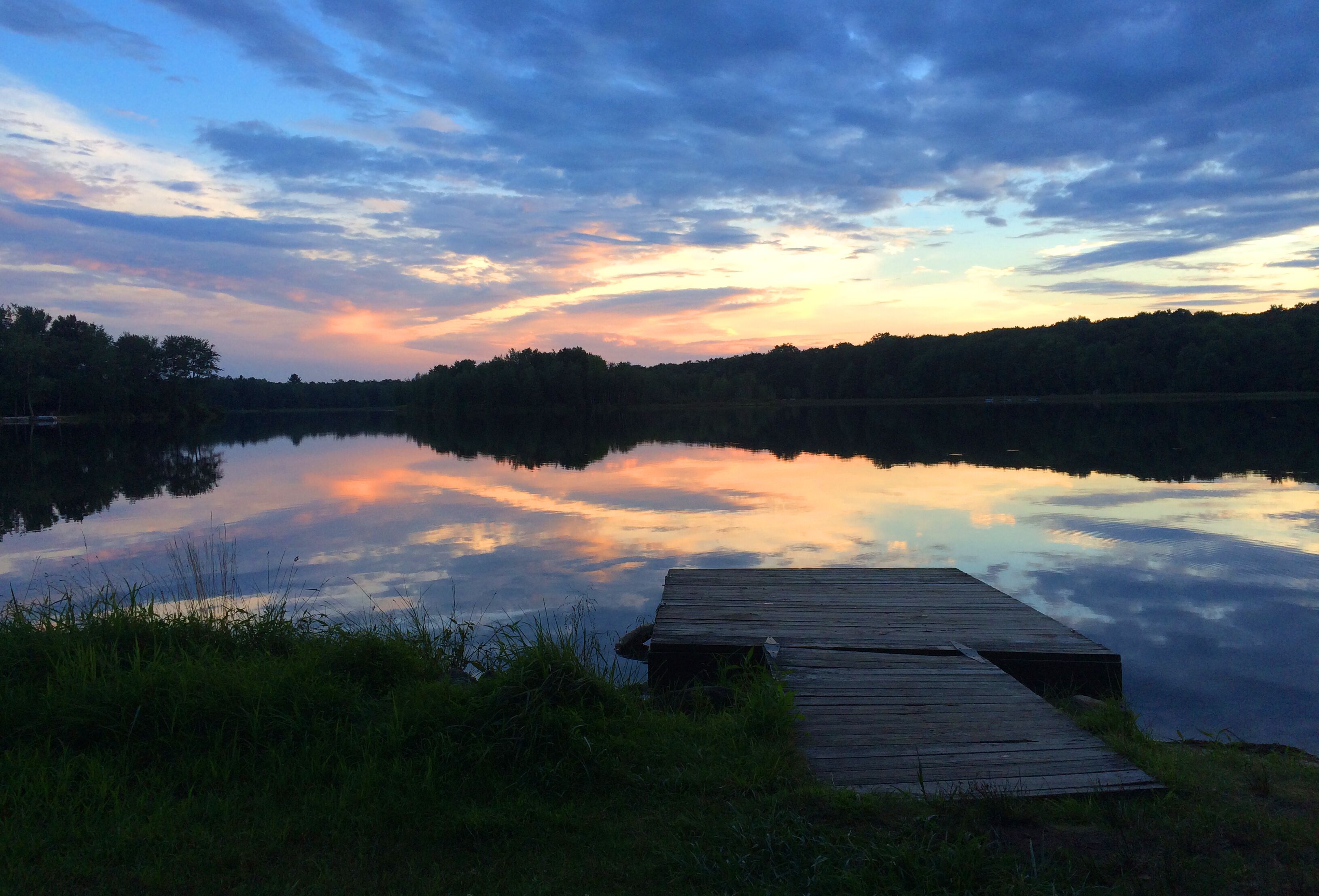 Stunning Luxury LAKEFRONT – Hot Tub, Private Beach & Dock, Sunsets, Sauna & More