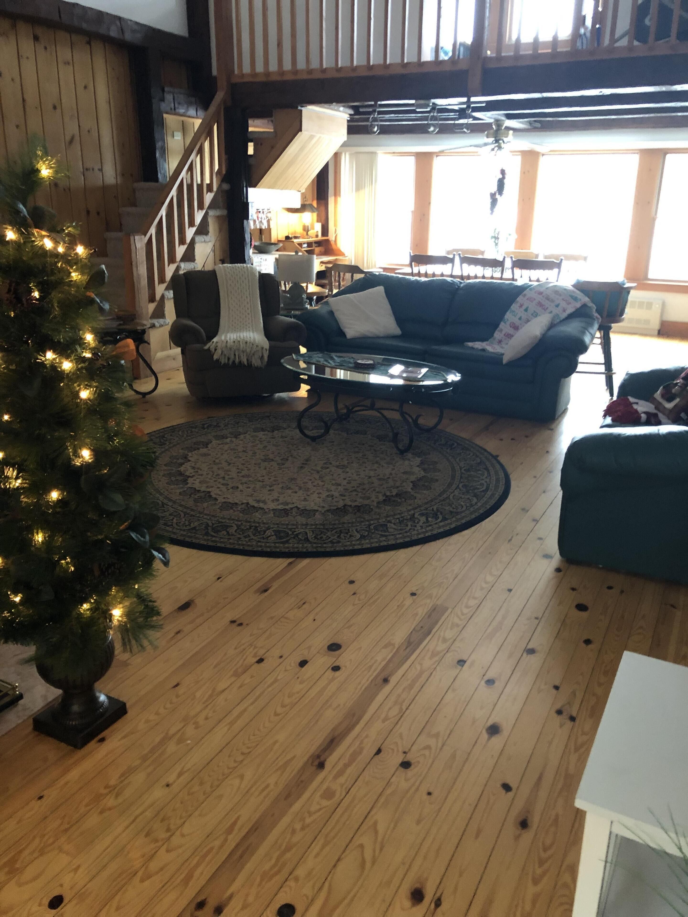 Beautiful Waterfront Property - Family Reunion Destination