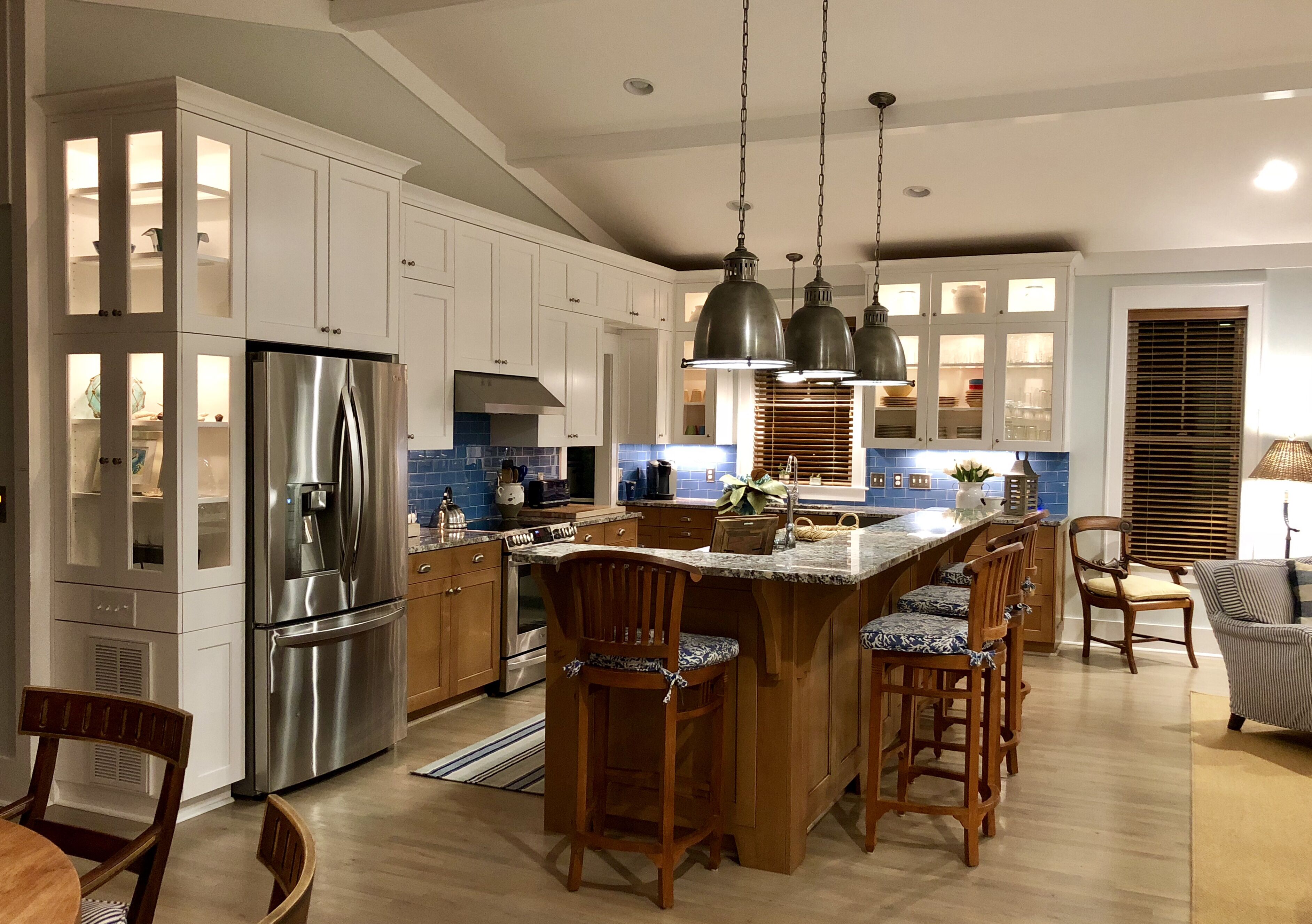 Kylskåp, mikrovågsugn, ugn och spishäll