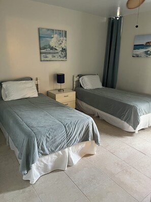 4 slaapkamers, een kluis op de kamer, een strijkplank/strijkijzer