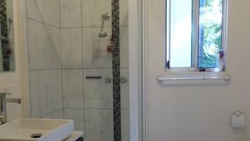 Dusch, hÄrtork, bidé och tvÄl