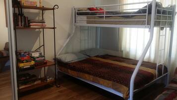 2 bedrooms, WiFi, bed sheets