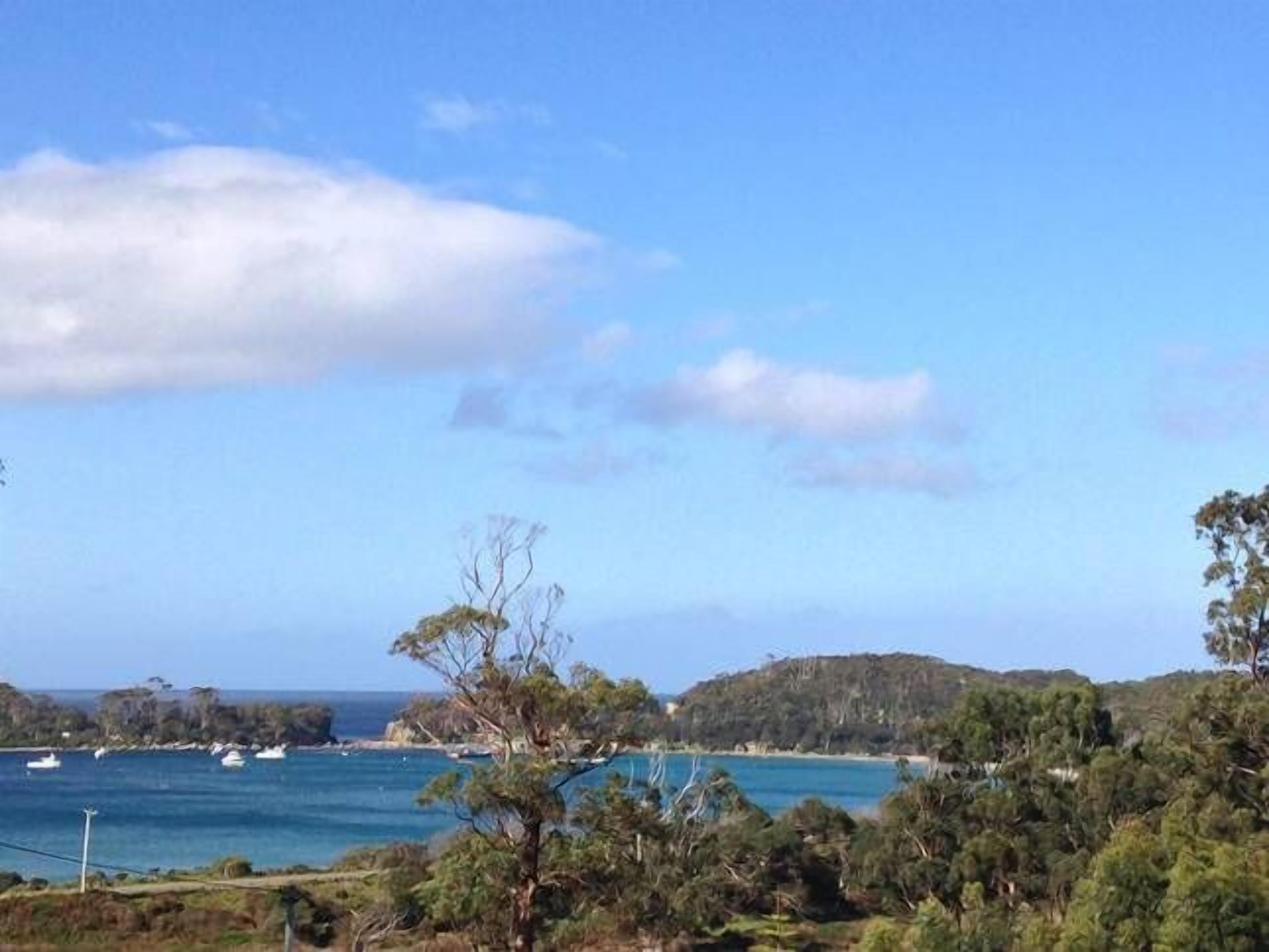 Lazy Days Beach House — image 20