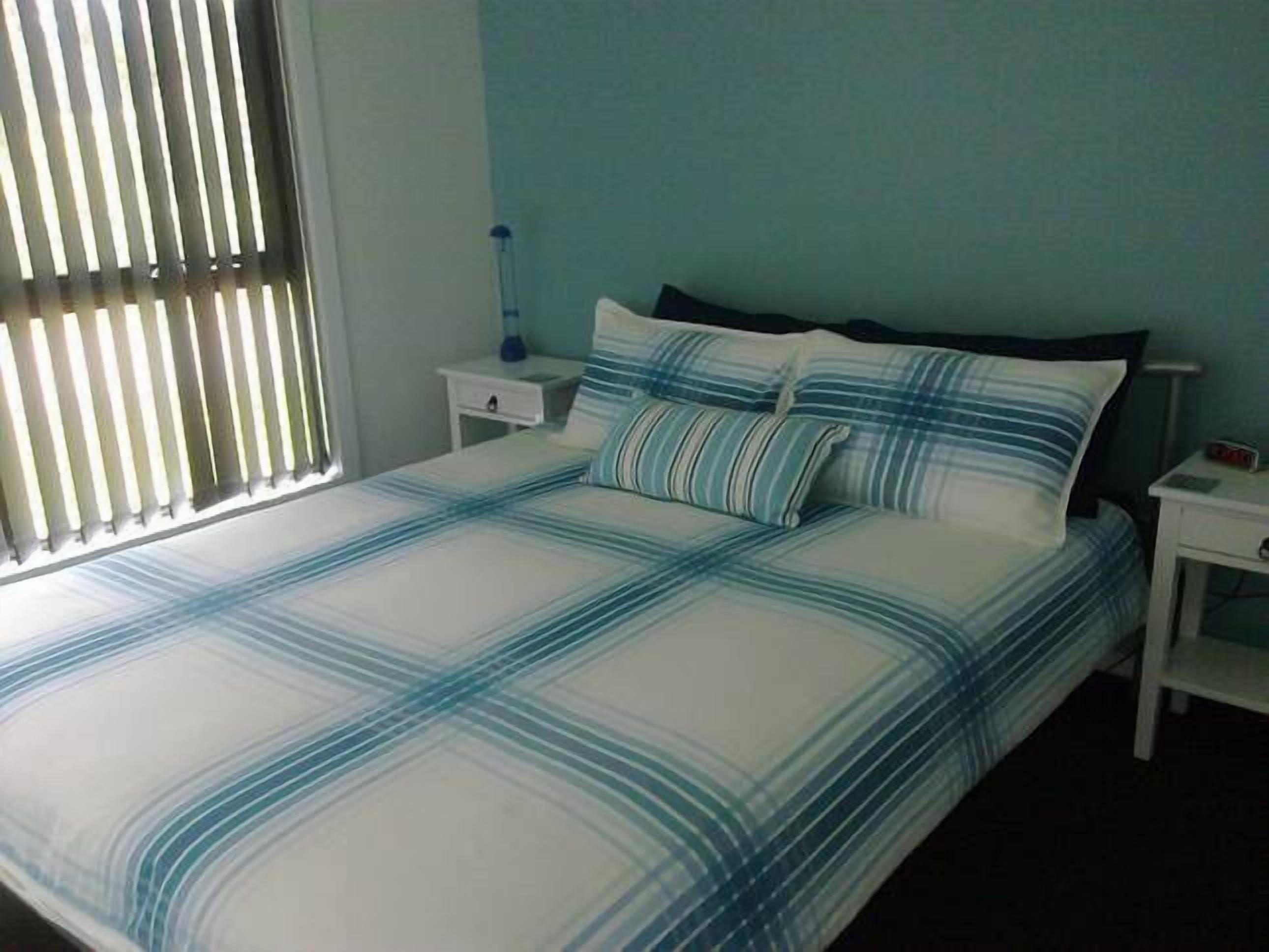 Lazy Days Beach House — image 11