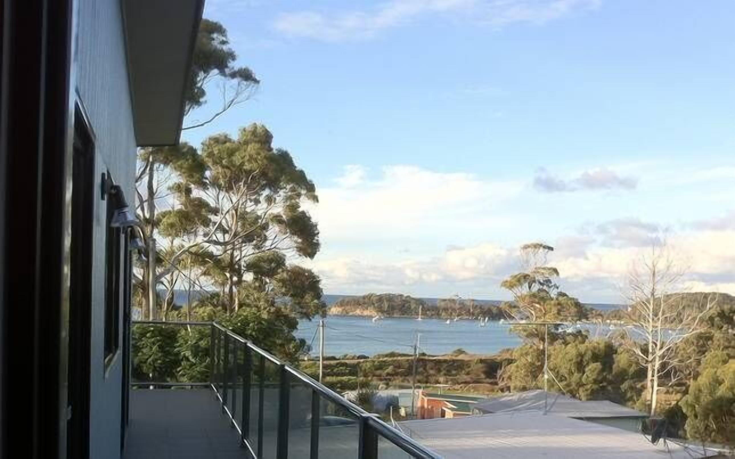 Lazy Days Beach House — image 16