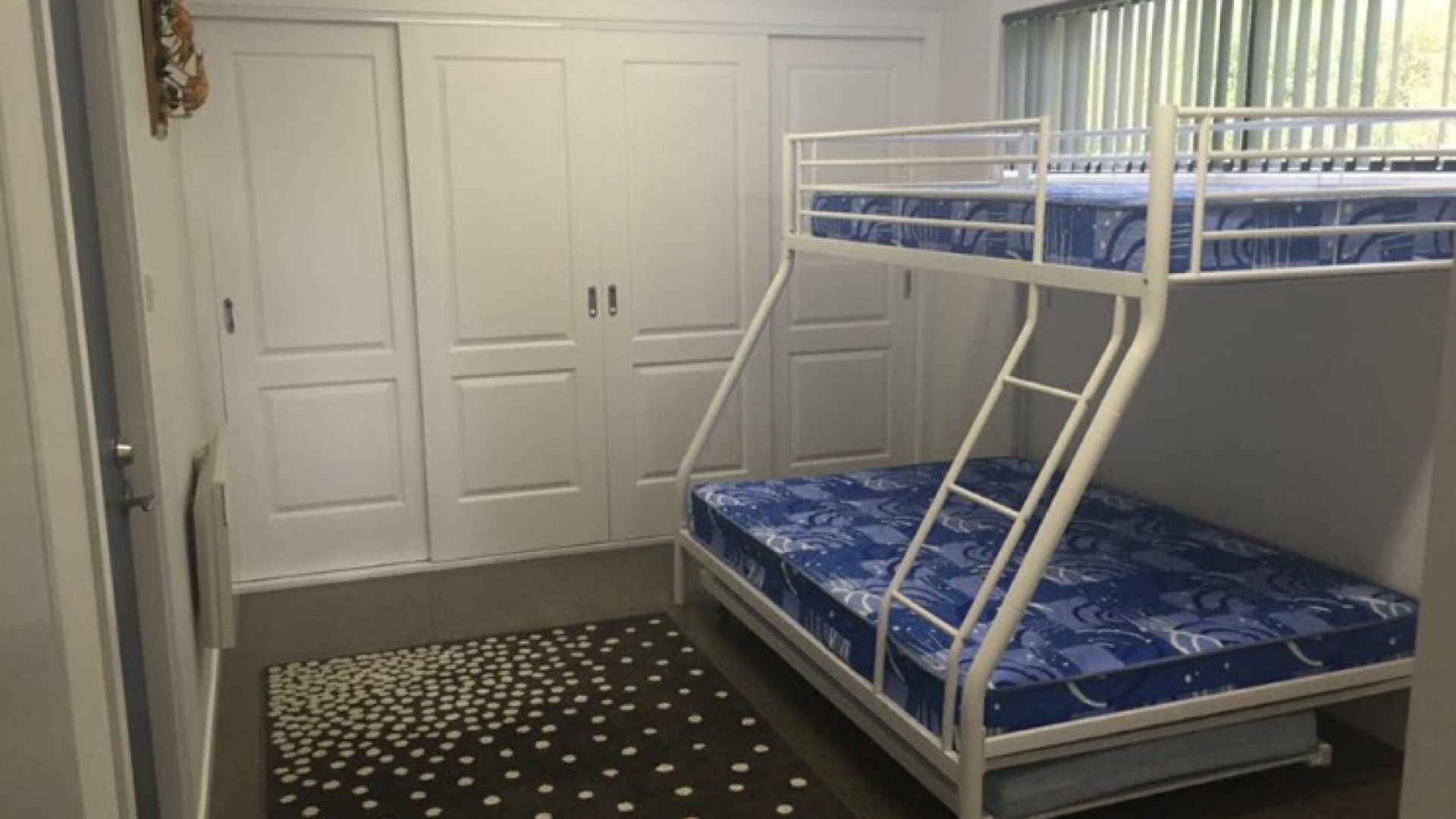 Lazy Days Beach House — image 15