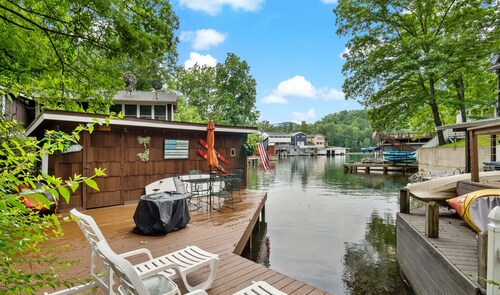 Accueil Lakefront abordable! Cottage dans les vacances Cove-Carolina Properties