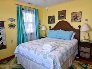 3 bedrooms, WiFi, bed sheets - BEACHFRONT COTTAGE JUST STEPS AWAY FROM BEACH! (Cape Charles)