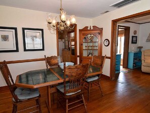 Dining - BEACHFRONT COTTAGE JUST STEPS AWAY FROM BEACH! (Cape Charles)